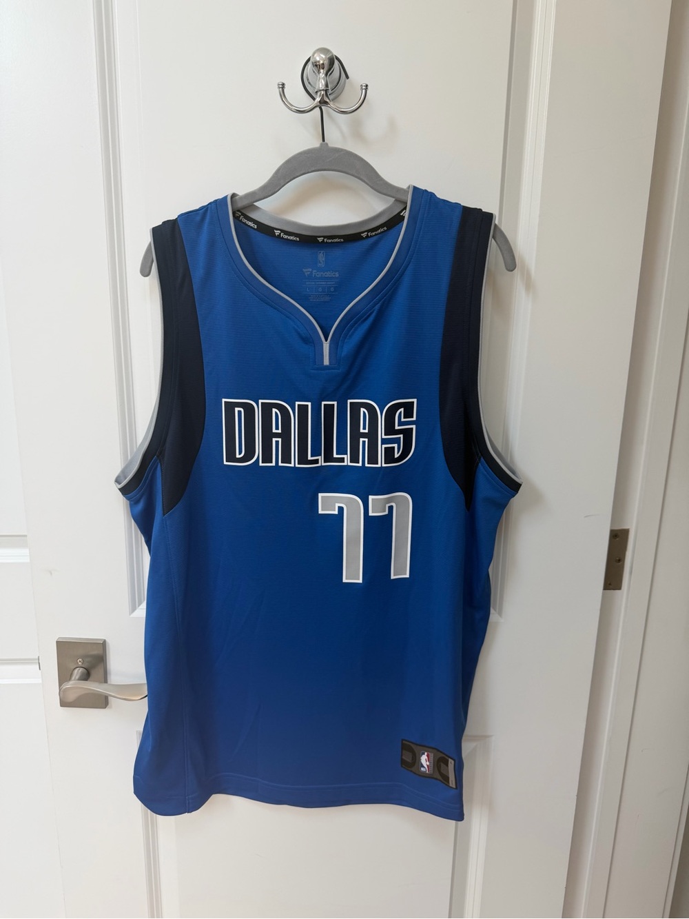 Fanatics Dallas Blue and Black #77 Basketball Jersey - Luka Doncic